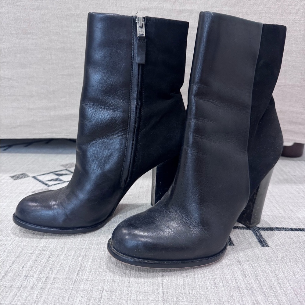 Sam Edelman Black Suede and Leather Ankle Boots Size 8.5 - Picture 2 of 4